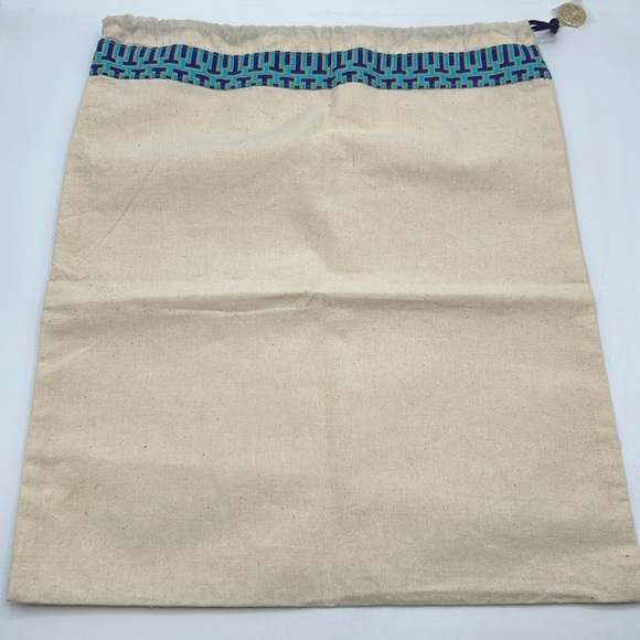 Tory Burch Beige Canvas Duster Bag with Blue Gold Design with Logo Charm New! - Picture 3 of 6